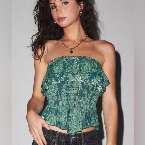 Urban Outfitters Velvet Ruffle Peplum Tube Top - Picture 1 of 11